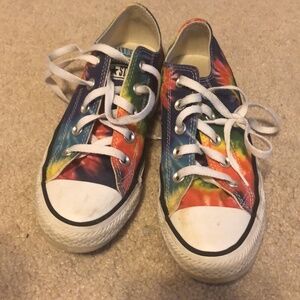 Tie dye converse size 6